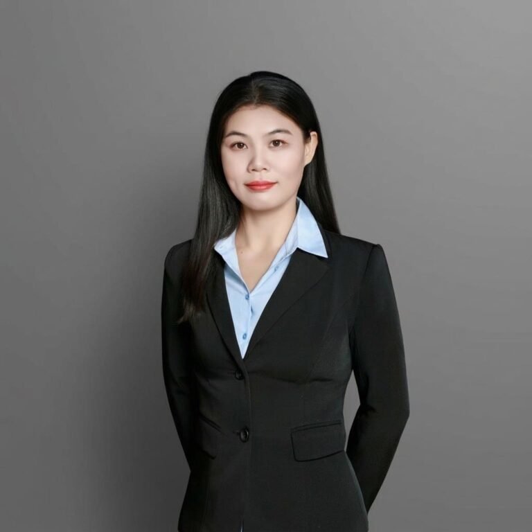 Ellyn Lee